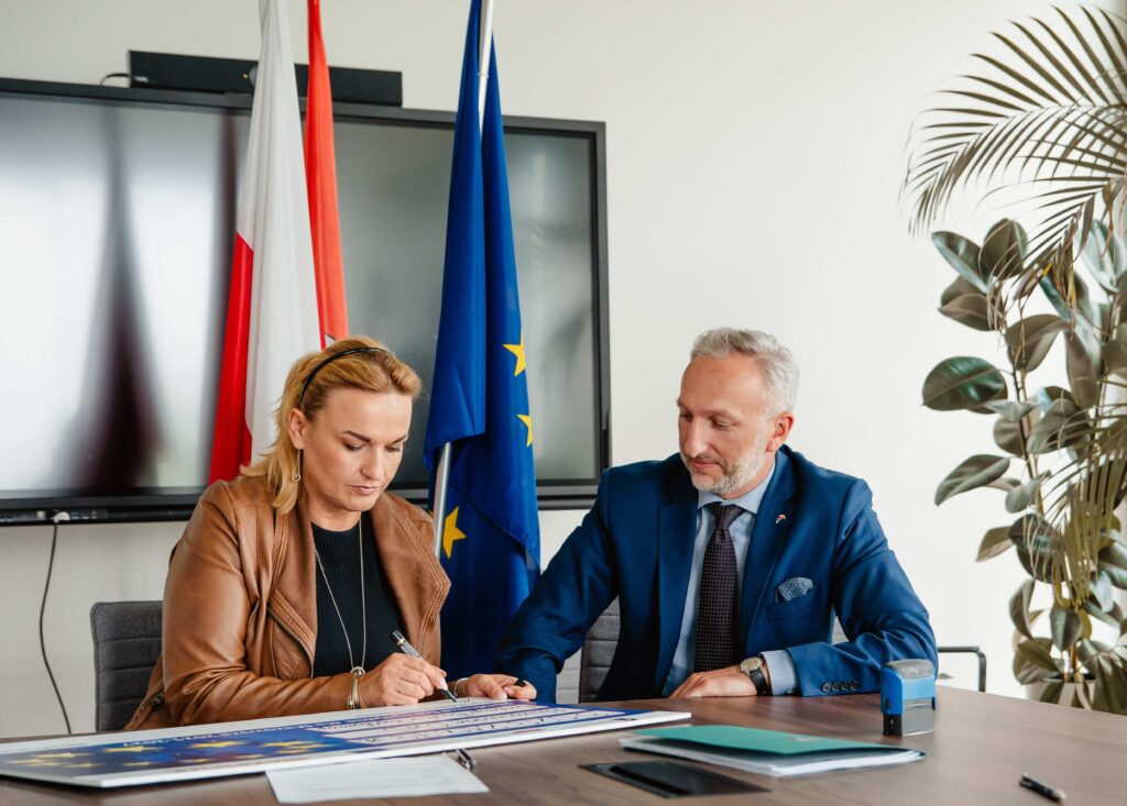 Uroczyste podpisane umowy o dofinansowanie projektu doradczego dla Fundacji Fundusz Współpracy.
