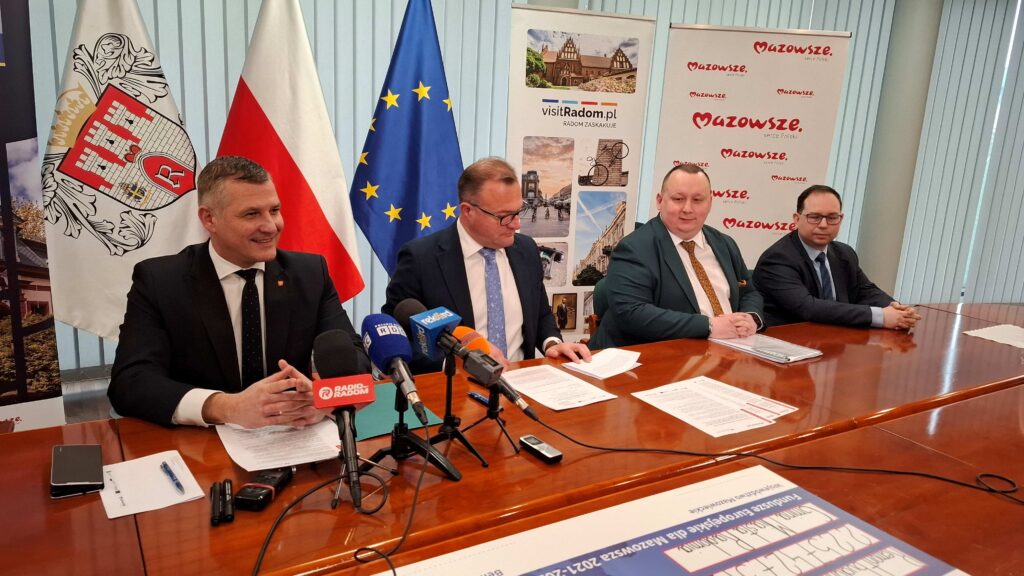 podpisanie umowy z władzami radomia