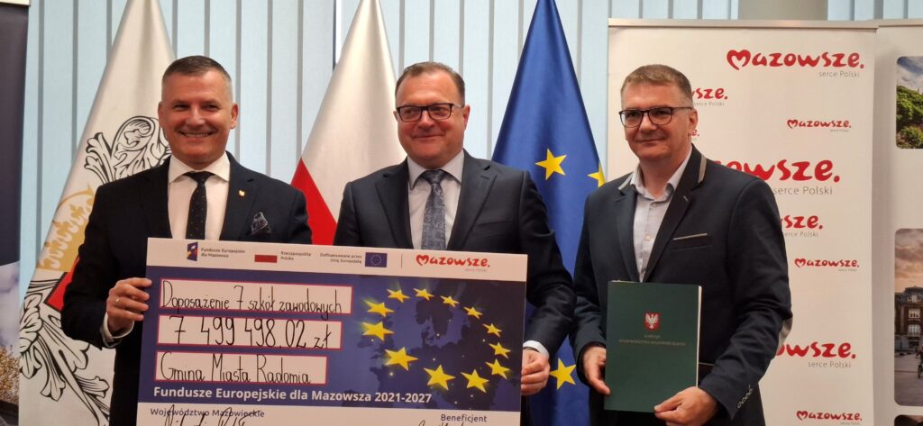 Symboliczny czek dla Radomia