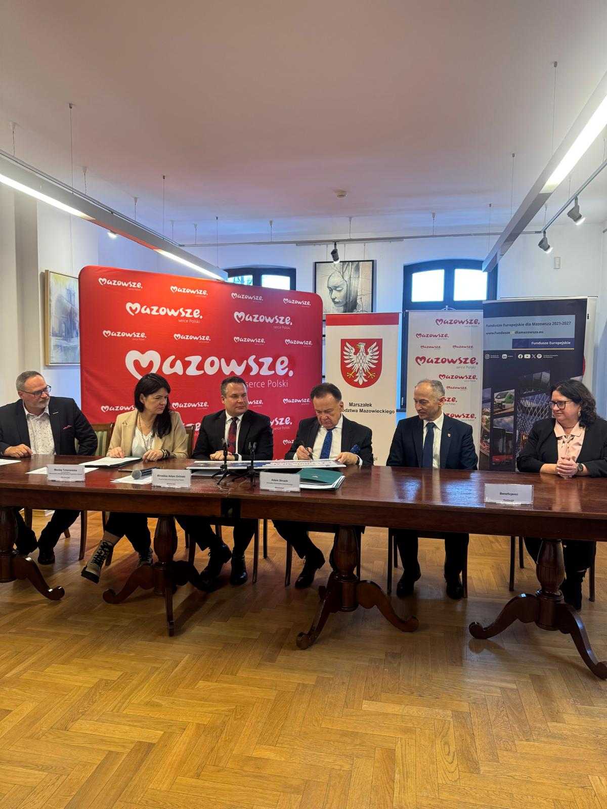 Podpisanie umow FEM 2021 2027 w Zyrardowie