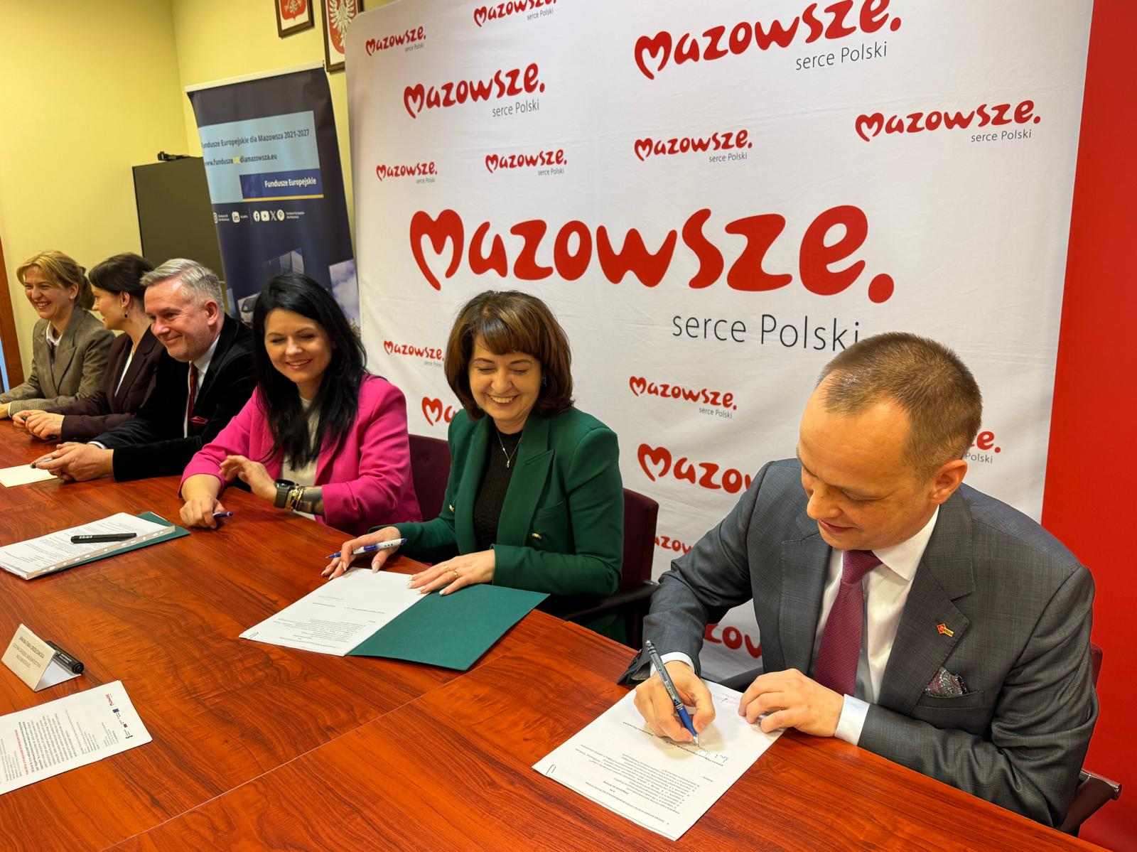 Podpisanie 4 umow FEM w subregionie Siedleckim