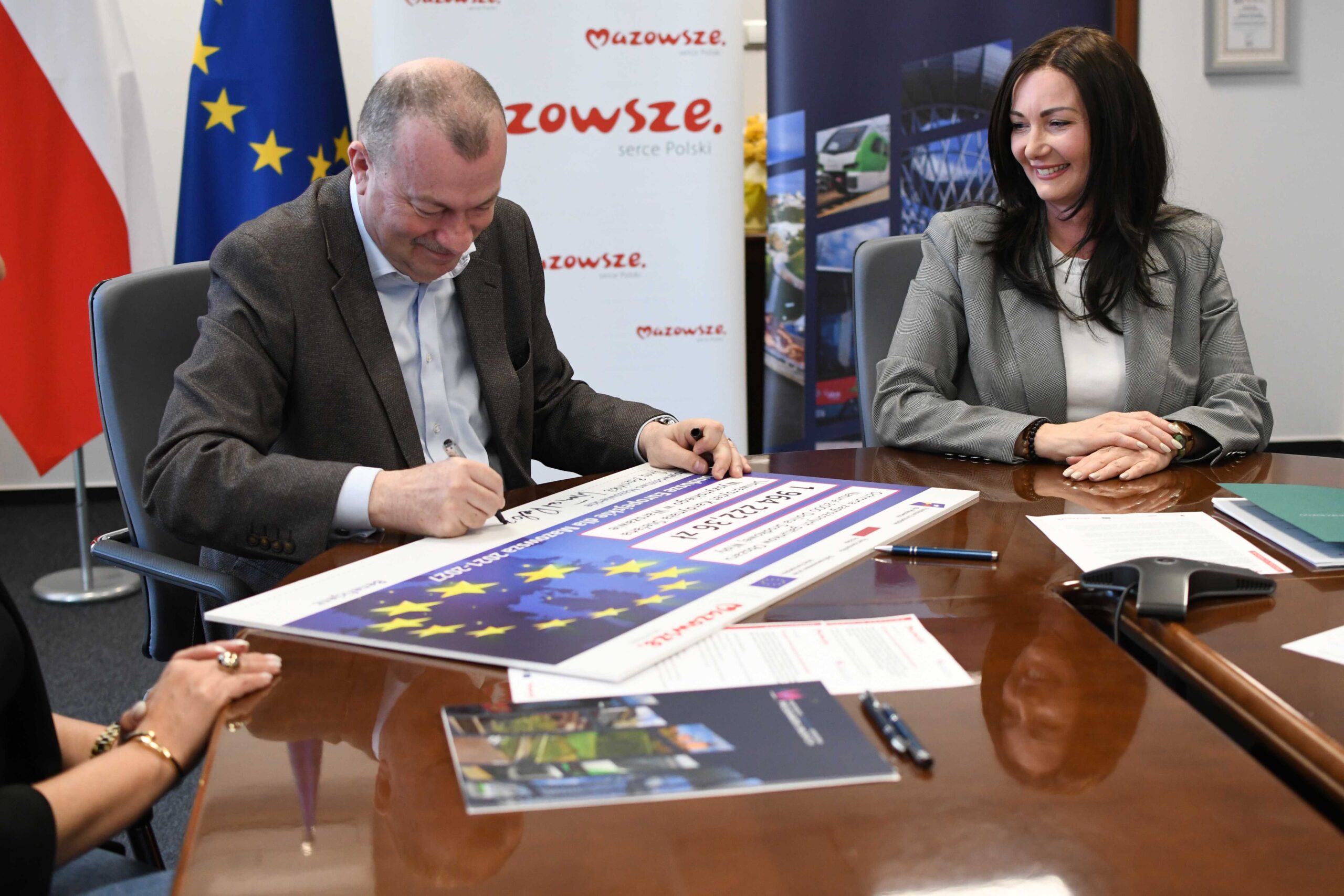 Podpisanie umowy FEM srodki unijne dla uczelni UKSW scaled
