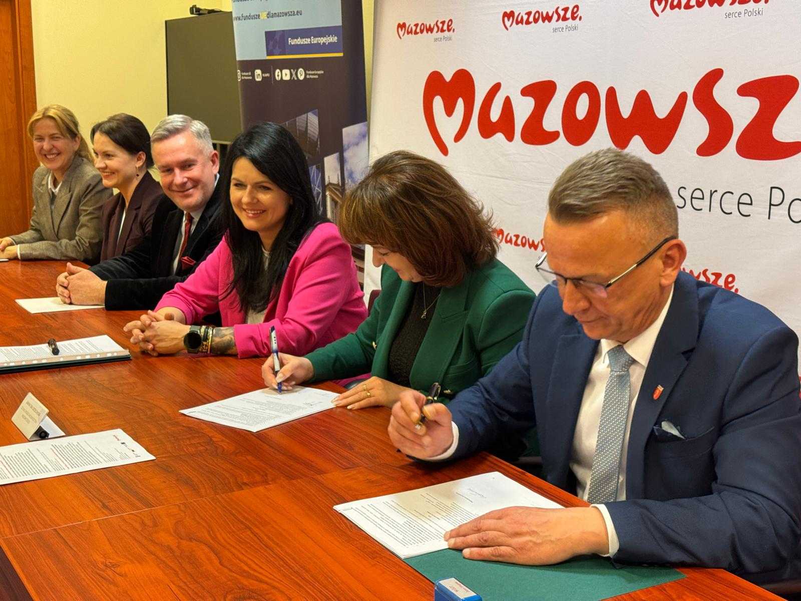 Podpisanie umowy z gmina Skorzec