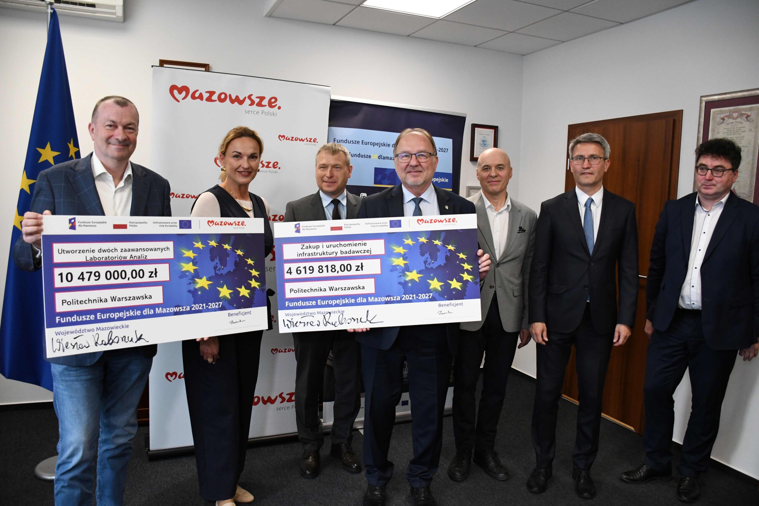 Dyr. I. Soja Kozlowska Wicemarszalek W. Raboszuk oraz beneficjenci 1 scaled