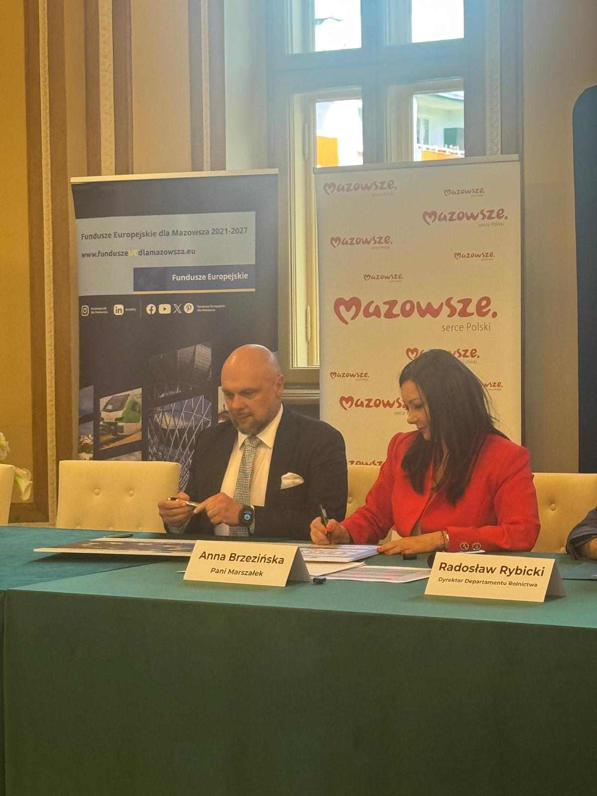 Podpisanie umowy srodki z UE dla Powiatowego Centrum Zdrowia
