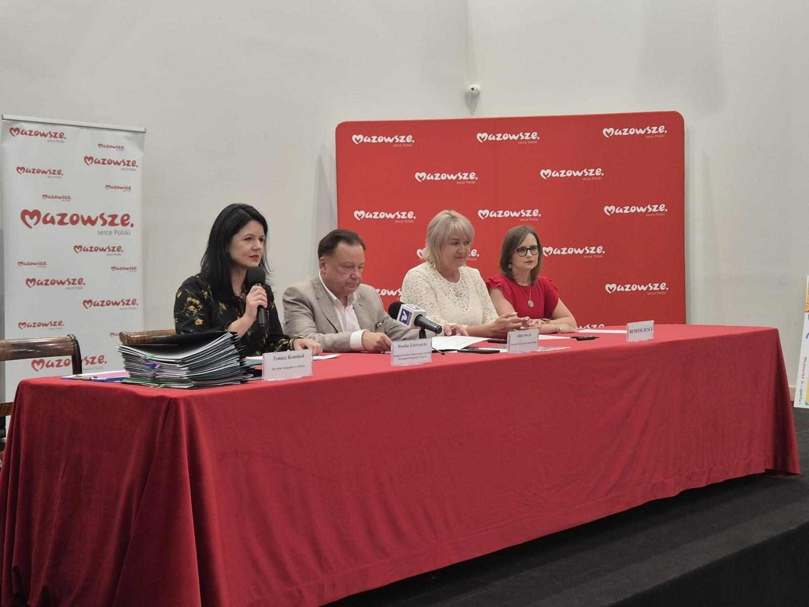 Podpisanie 2 umow na dofinansowanie projektow w subregionie plockim