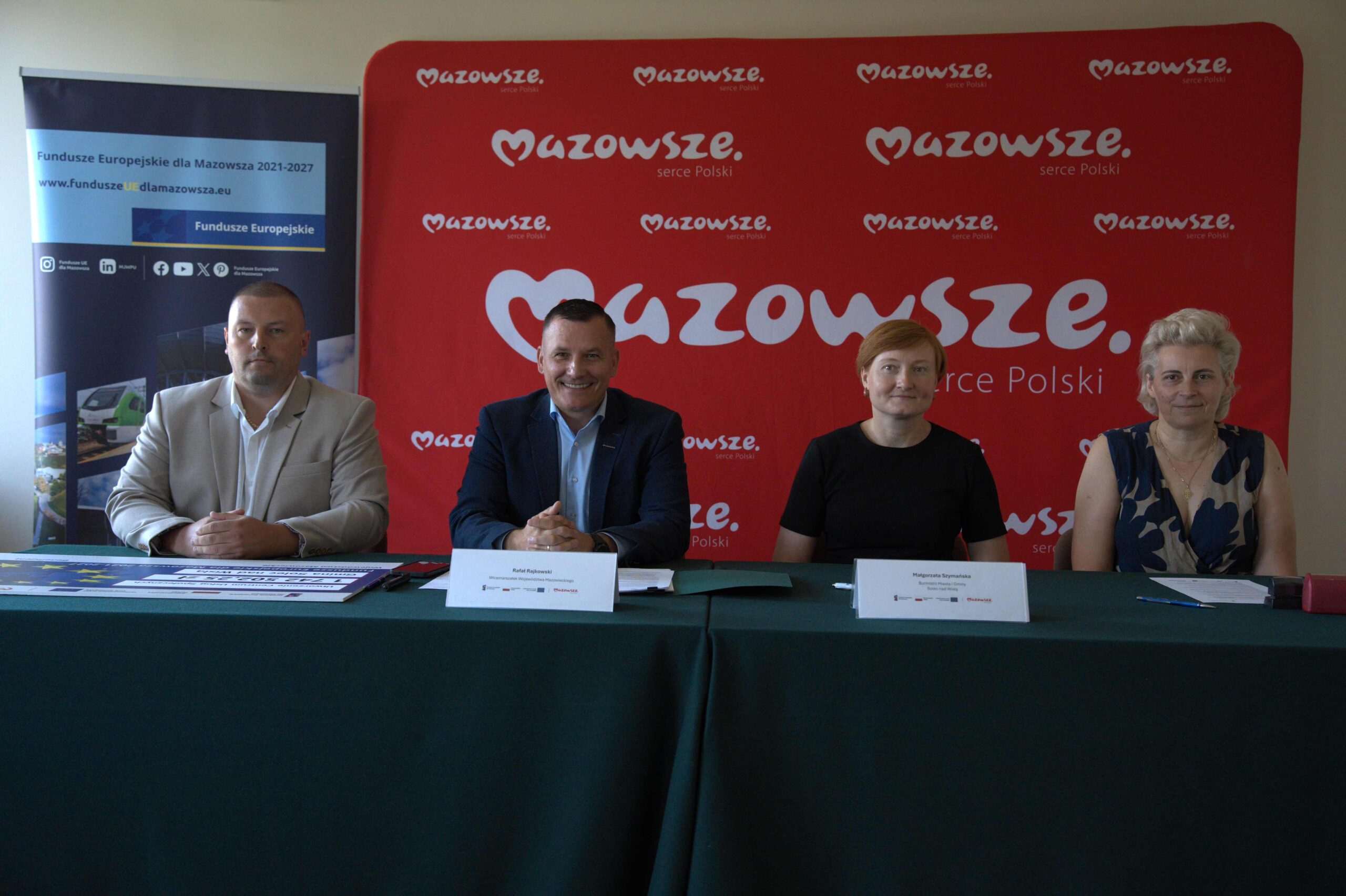 Podpisanie umowy FEM na Centrum Uslug Spolecznych w Solcu nad Wisla scaled