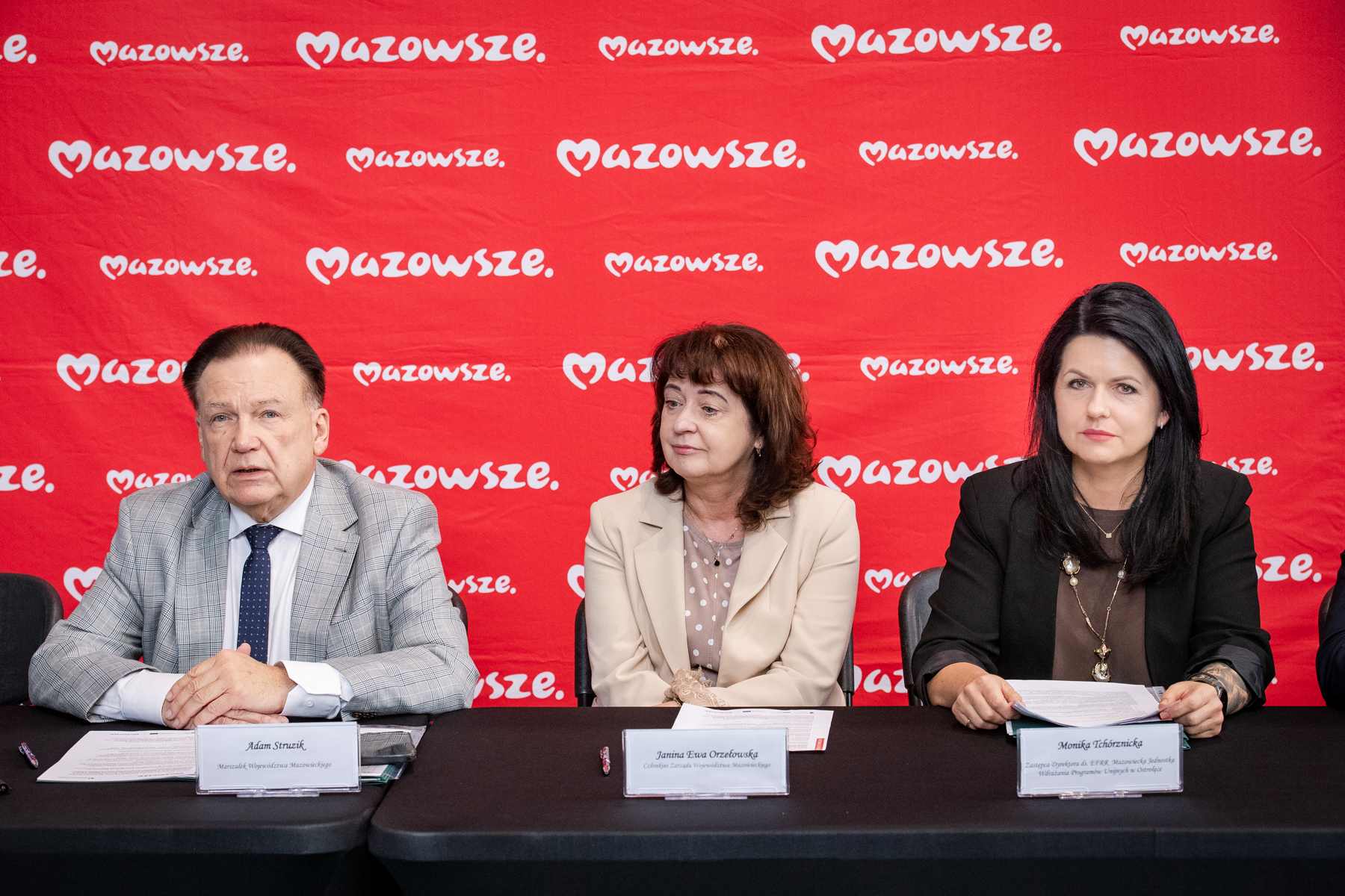 Marszalek A. Struzik i czlonkini zarzadu J. Orzelowska oraz zastepca Dyrektora MJWPU M. Tchorznicka